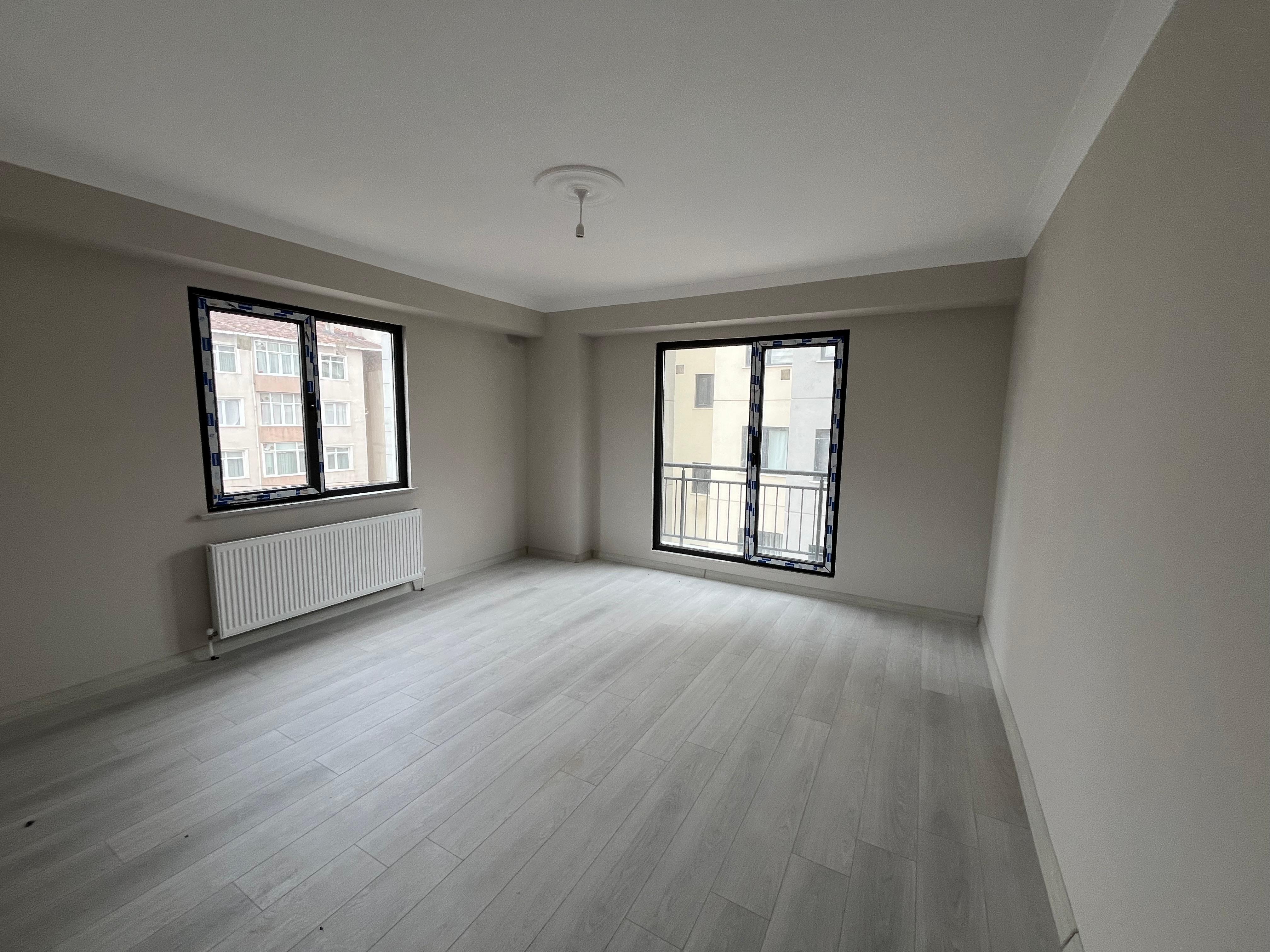 Pendik Çamçeşme'de Satılık 2+1 Kapalı Otoparklı Daire